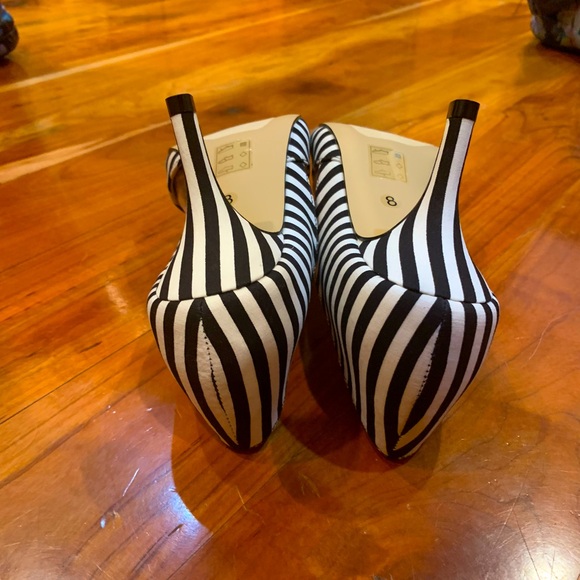🔥NIB🔥 SOLE SOCIETY Jenn Black/White Stripe D'Orsay Heel / Size 8✨✨✨ - Picture 8 of 12